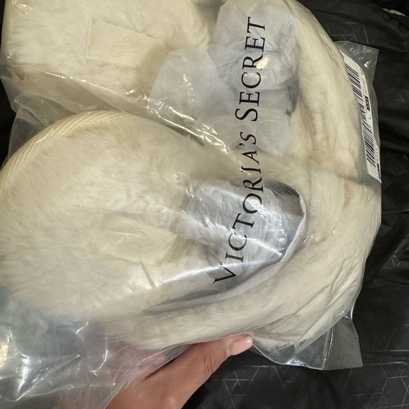 Victorias Secret Pink tan sz lg (womens 9-10) Slippers - Picture 5 of 9